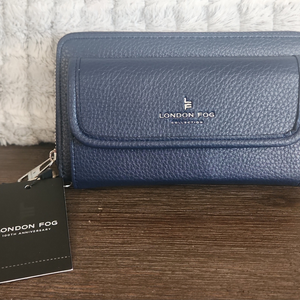 London Fog Blue Wallet Timeless Elegance